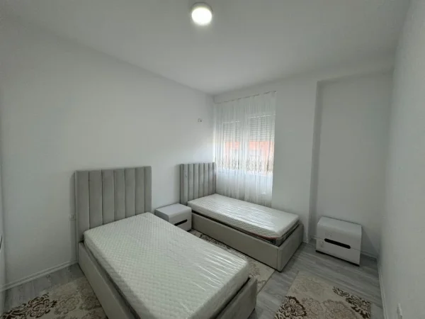 Tirane, shitet apartament 3+1+Ballkon Kati 5, 145 m² 350.000 € (Kopshti Zoologjik)