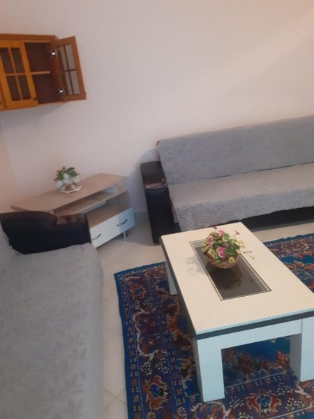 Durres, jepet me qera apartament 1+1+Ballkon Kati 8, 72 m² 350 € (Rrota e Kuqe)