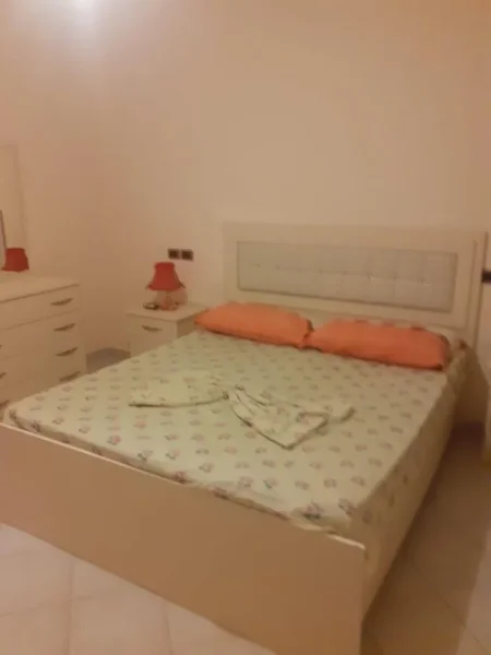 Durres, jepet me qera apartament 1+1+Ballkon Kati 8, 72 m² 350 € (Rrota e Kuqe)