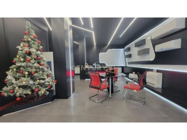 Tirane, shes ambjent biznesi Kati 3, 238 m² 1.500.000 € (RRUGA BARRIKADAVE)