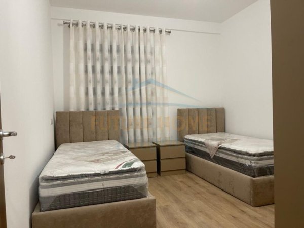 Tirane, jepet me qera apartament 2+1 Kati 3, 116 m² 800 € (Rruga e Dibres)