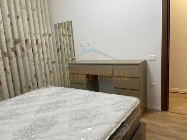 Tirane, jepet me qera apartament 2+1 Kati 3, 116 m² 800 € (Rruga e Dibres)