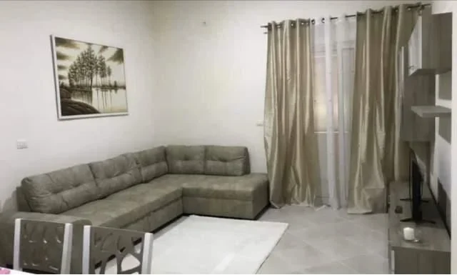 Tirane, jepet me qera apartament 1+1+Ballkon Kati 1, 61 m² 350 € (Fresk, Afer Big Market)