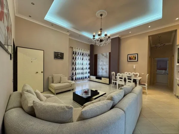 Tirane, jepet me qera apartament 2+1+Ballkon Kati 5, 200 m² 800 € (kopshti botanik)