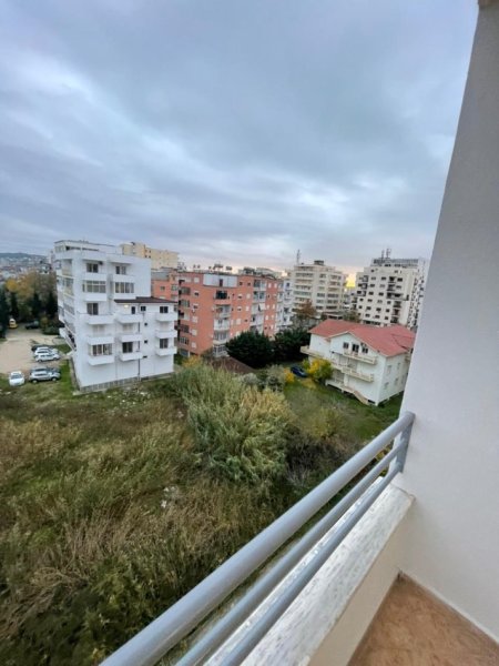 Durres, shitet apartament 1+1+Ballkon Kati 6, 82 m² 108.000 € (Rruga Pavaresia)