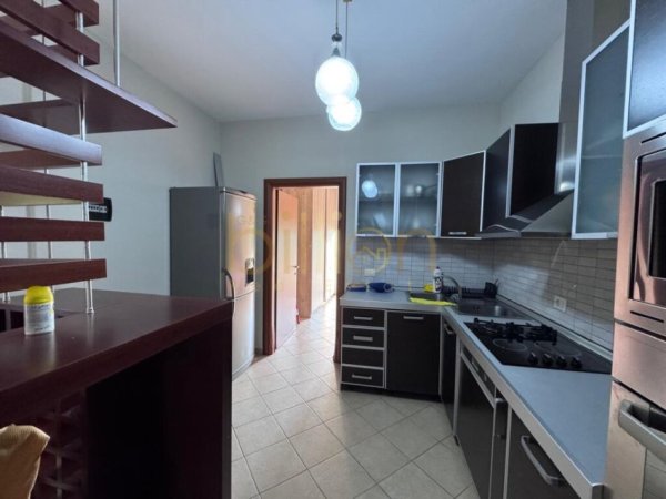 Golem, shitet apartament 2+1 Kati 3, 200 m² 195.000 € (Golem)