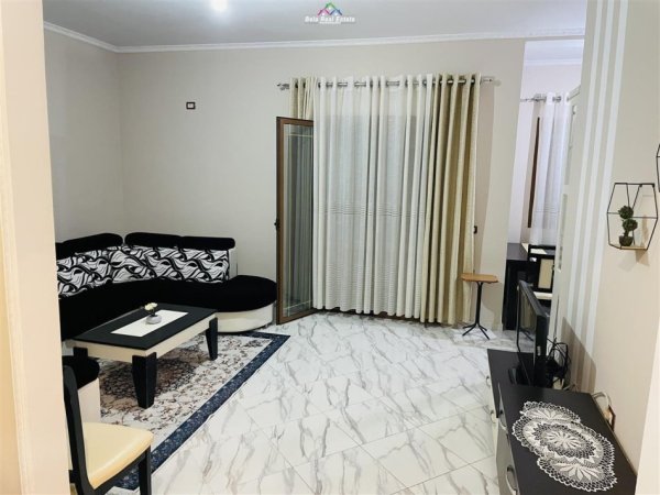 Tirane, jepet me qera Vile 2+1 Kati 2, 80 m² 400 € (sauk)