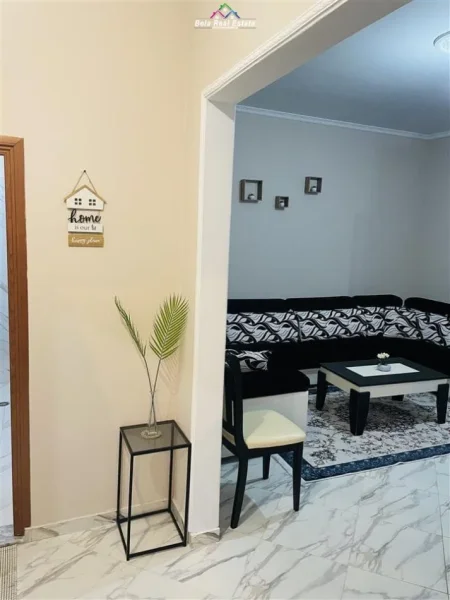 Tirane, jepet me qera Vile 2+1 Kati 2, 80 m² 400 € (sauk)