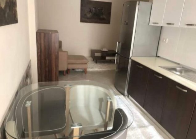 Tirane, jepet me qera apartament 1+1 Kati 1, 55 m² 350 € (Fresk)