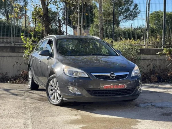 Tirane, shes makine OPEL ASTRA Nafte, gri e erret manuale Klima 163.000 km