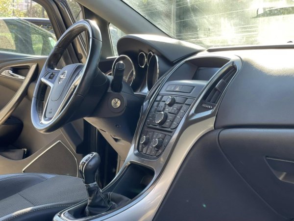 Tirane, shes makine OPEL ASTRA Nafte, gri e erret manuale Klima 163.000 km