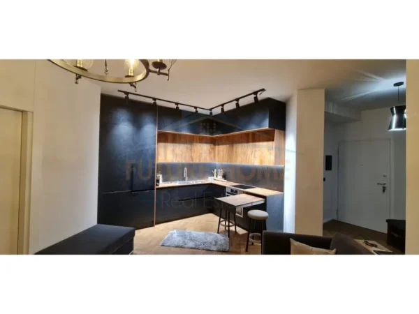 Tirane, apartament 2+1+Ballkon Kati 8, 100 m² (21 Dhjetori)