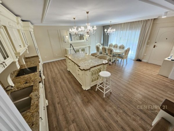 Tirane, jap me qera apartament 3+1+2 , 210 m² 1.350 € (Kodra e Diellit)