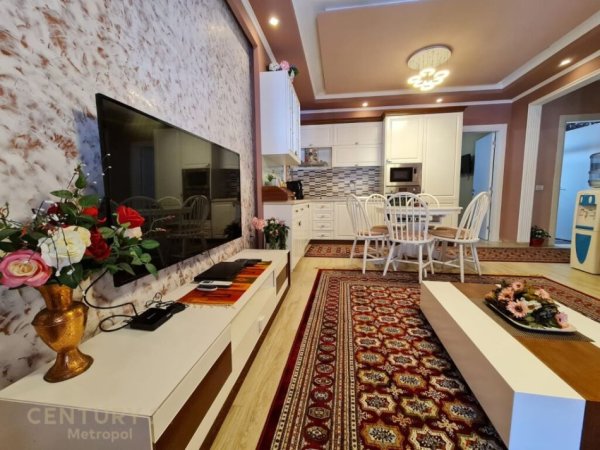 Tirane, shes apartament 2+1+POST PARKIMI , 95 m² 198.000 € (Liqeni i Thatë)
