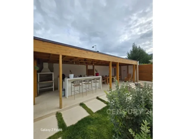 Tirane, shes Vile , 767 m² 1.200.000 € (Vishnje, Vishaj)