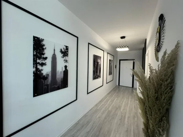 Tirane, shitet apartament 3+1+Ballkon Kati 4, 146 m² 350.000 € (Liqeni i Thate)