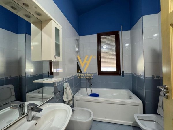 Tirane, jepet me qera apartament 2+1+Ballkon Kati 5, 200 m² 800 € (KOPSHTI BOTANIK)