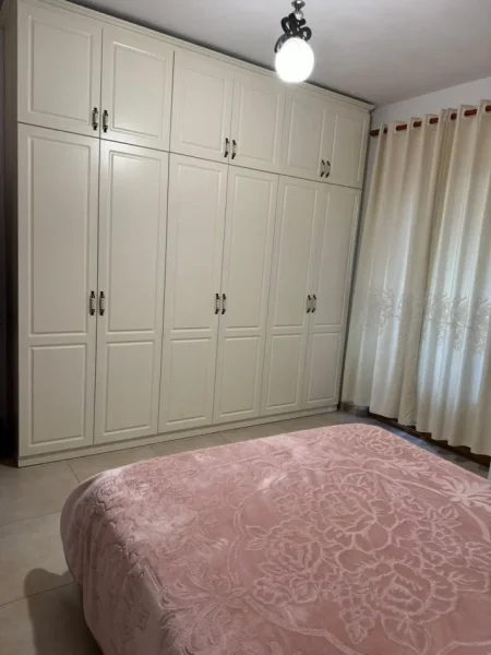 Tirane, jap me qera Vile 3+1+Aneks+Ballkon Kati 3, 120 m² 450 € (Rr Sokrat Miho)