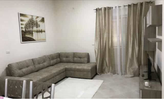 Tirane, jepet me qera 1+1 Kati 1, 89 m² 350 € (Fresk)