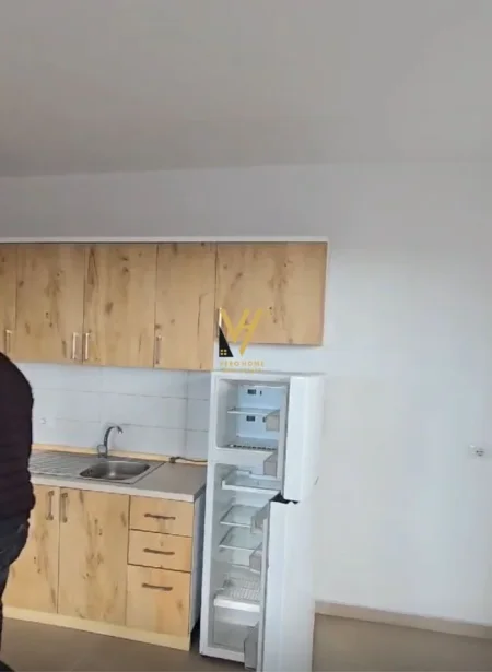 Tirane, shitet 1+1+Ballkon Kati 4, 89 m² 77.000 € (KAMEZ)