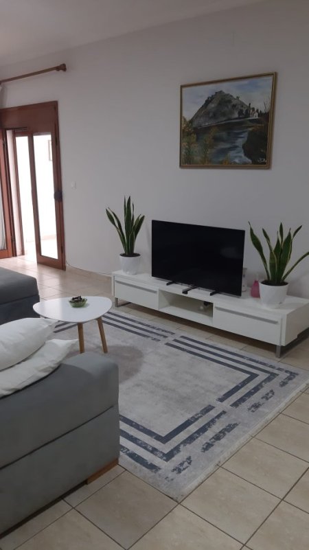 Tirane, jepet me qera apartament 2+1 Kati 6, 130 m² 1.000 € (Blloku)