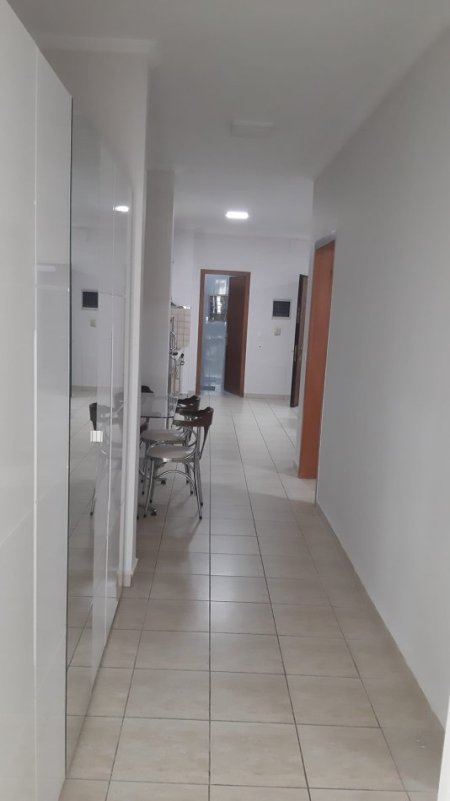 Tirane, jepet me qera apartament 2+1 Kati 6, 130 m² 1.000 € (Blloku)