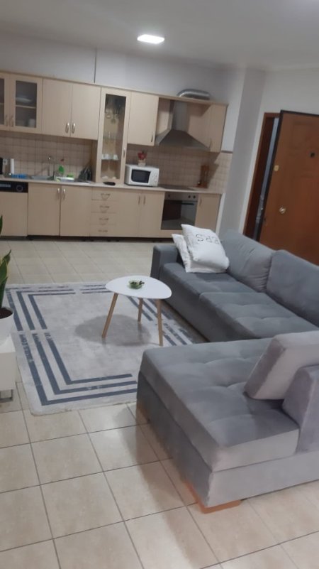 Tirane, jepet me qera apartament 2+1 Kati 6, 130 m² 1.000 € (Blloku)