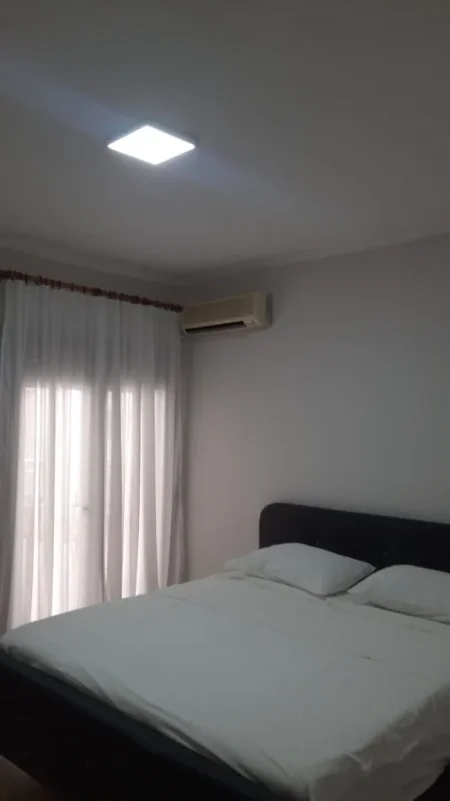 Tirane, jepet me qera apartament 2+1 Kati 6, 130 m² 1.000 € (Blloku)
