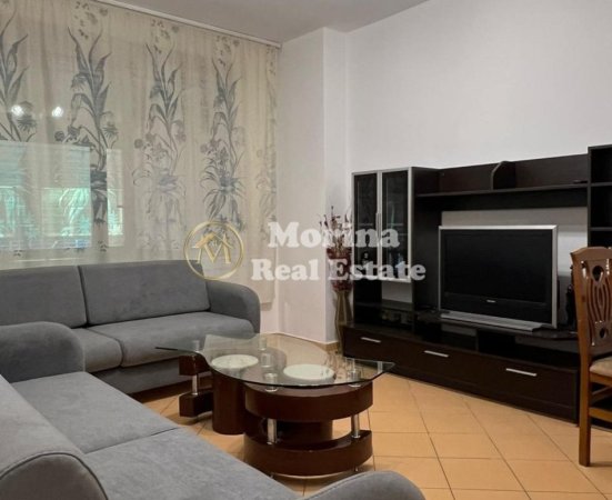 Tirane, jepet me qera apartament 2+1 Kati 1, 140 m² 900 € (Zogu Zi)