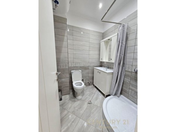Tirane, jap me qera apartament 2+1+2 , 120 m² 900 € (Kopshti Botanik Zoologjik)