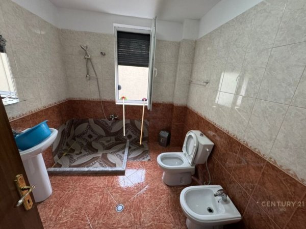 Tirane, jap me qera apartament 2+1+2, 115 m² 650 € (Liqeni i Thatë)