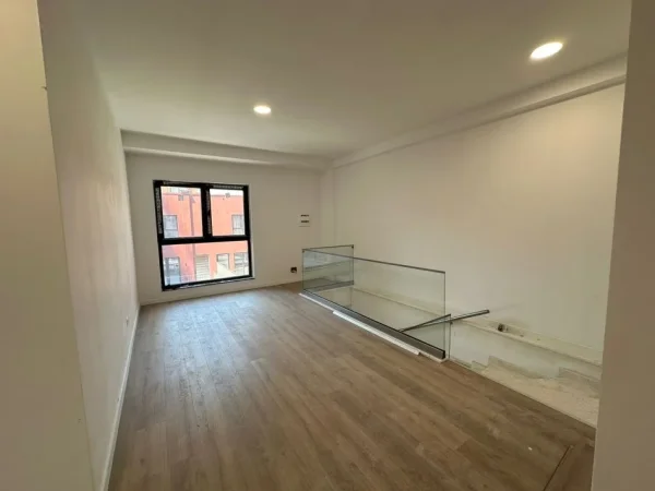 Tirane, jepet me qera zyre Kati 5, 383 m² 4.000 € (Tirana Garden Building)