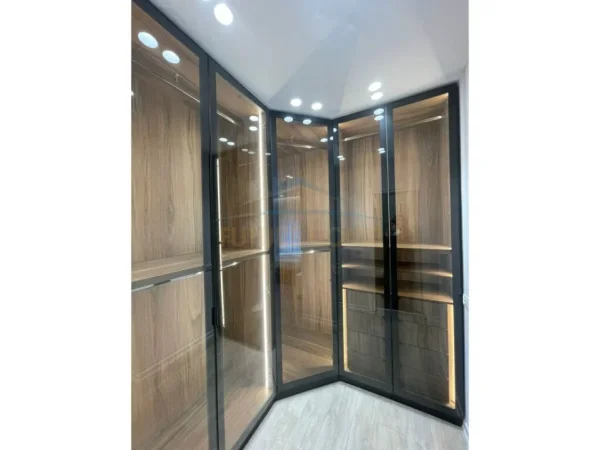 Tirane, jepet me qera apartament 2+1 Kati 2, 103 m² 1.000 € (Liqeni I Thate)