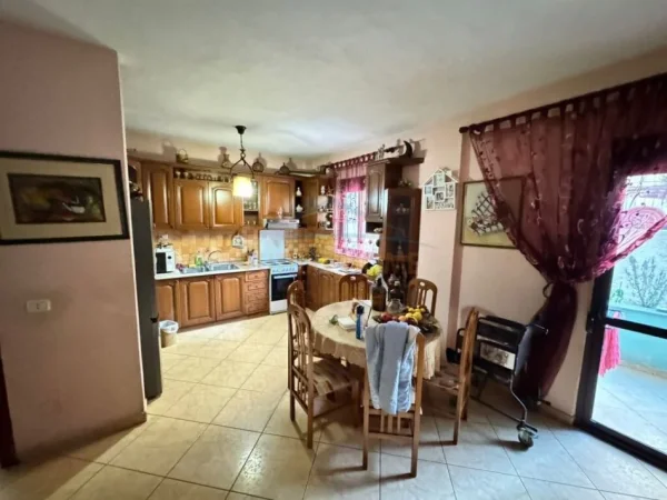 Tirane, shitet apartament 2+1+Aneks+Ballkon Kati 0, 100 m² 150.000 € (Abraham Lincoln)