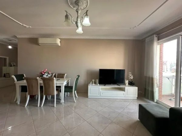 Tirane, jepet me qera apartament 2+1+Aneks+Ballkon Kati 4, 125 m² 600 € (Astir)