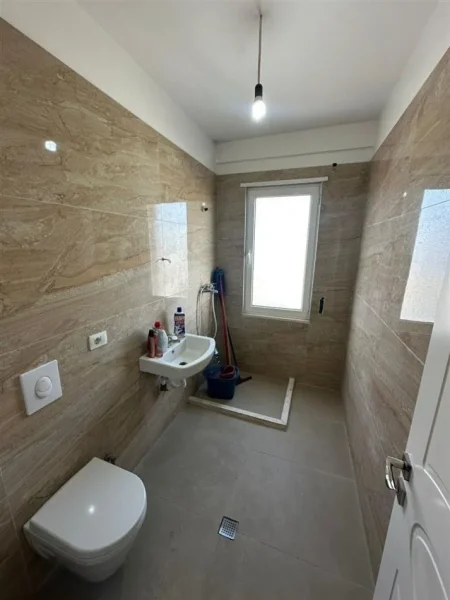 Tirane, jepet me qera apartament 2+1+Aneks+Ballkon Kati 4, 125 m² 600 € (Astir)