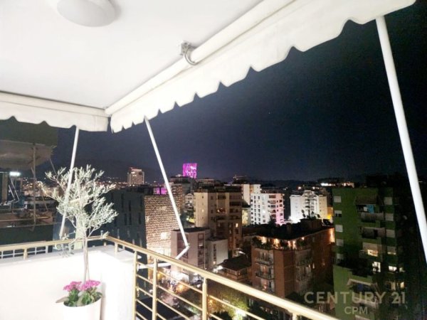 Tirane, jepet me qera apartament 2+1+Aneks+Ballkon Kati 11, 130 m² (ISH BLLOKU)
