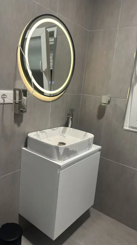 Tirane, jepet me qera apartament 1+1 Kati 2, 40 m² 400 € (Rruga e Elbasanit)