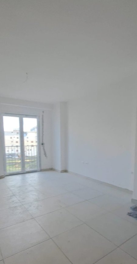 SHITET APARTAMENT 1+1 NE ASTIR , KOMPLEKSI JOLLA , 98,000 EURO