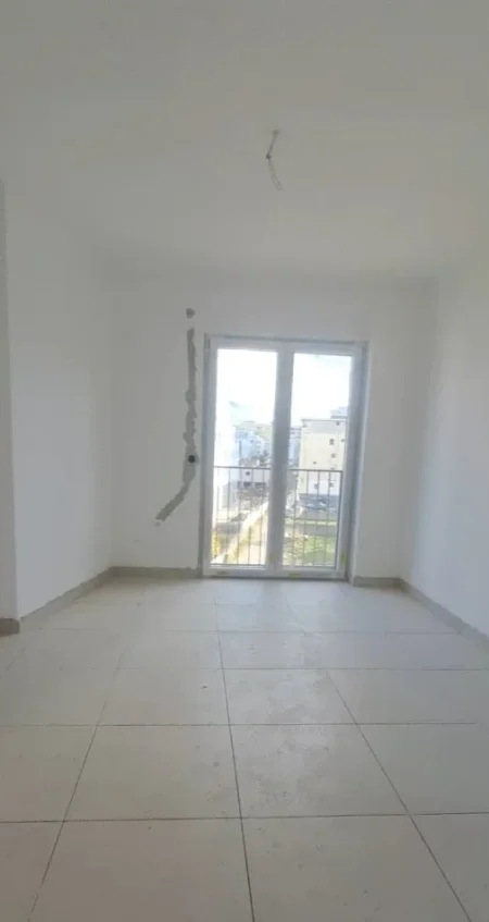 SHITET APARTAMENT 1+1 NE ASTIR , KOMPLEKSI JOLLA , 98,000 EURO