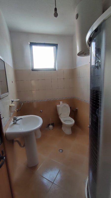 Tirane, jepet me qera apartament 2+1 Kati 3, 90 m² 500 € (Don Bosko)