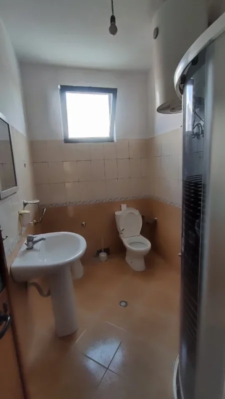 Tirane, jepet me qera apartament 2+1 Kati 3, 90 m² 500 € (Don Bosko)