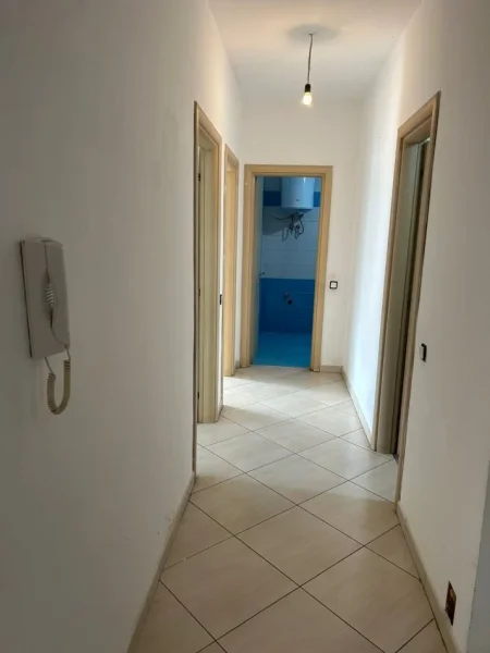 Tirane, jepet me qera apartament 2+1+Aneks+Ballkon Kati 2, 101 m² 300 € (yzberisht)