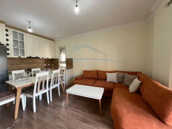 Durres, shitet apartament 2+1+Ballkon Kati 5, 90 m² 130.000 € (durres stadium)