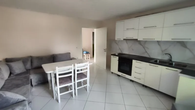 Tirane, jepet me qera apartament 3+1 Kati 3, 150 m² 700 € (Don Bosko)