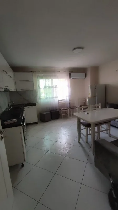 Tirane, jepet me qera apartament 3+1 Kati 3, 150 m² 700 € (Don Bosko)