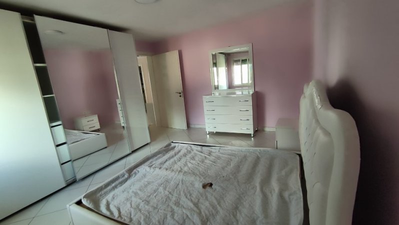 Tirane, jepet me qera apartament 3+1 Kati 3, 150 m² 700 € (Don Bosko)