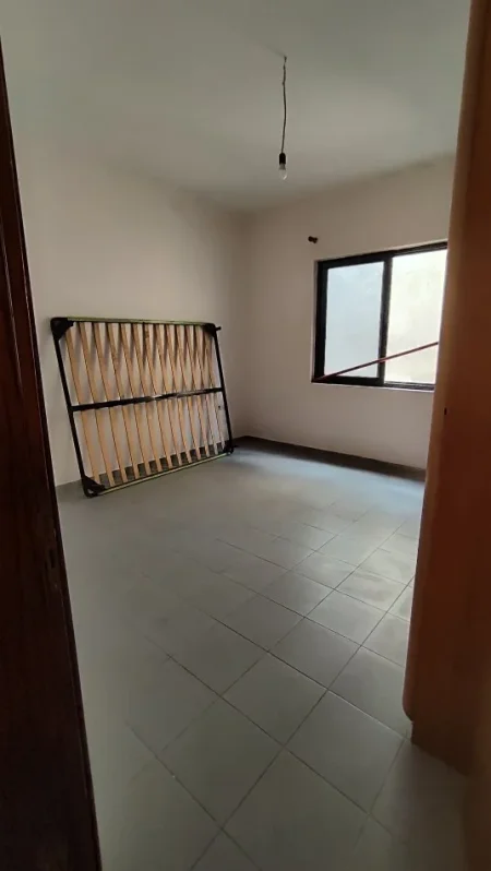 Tirane, jepet me qera ambjent biznesi Kati 2, 261 m² 900 € (Don Bosko)