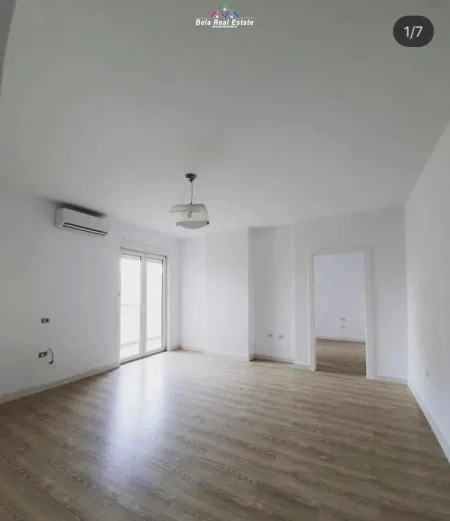Tirane, jepet me qera zyre Kati 5, 70 m² 550 € (qender)