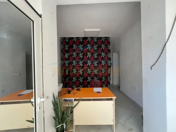 Durres, shitet ambjent biznesi Kati 0, 20 m² 45.000 € (ISH URT)